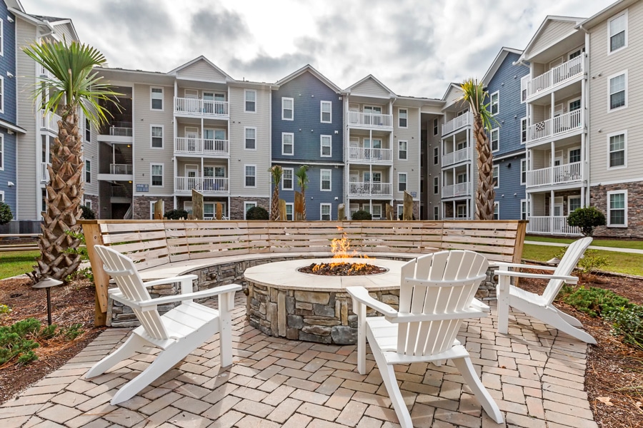 lighthouse wilmington courtyard fire pit